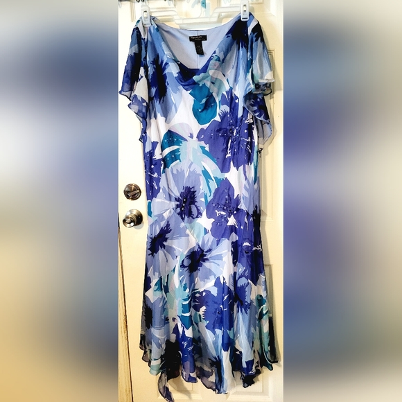 SIGNATURE DRESS - Picture 2 of 2